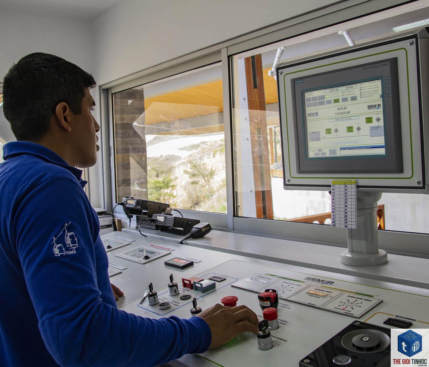 site operator - Image 2